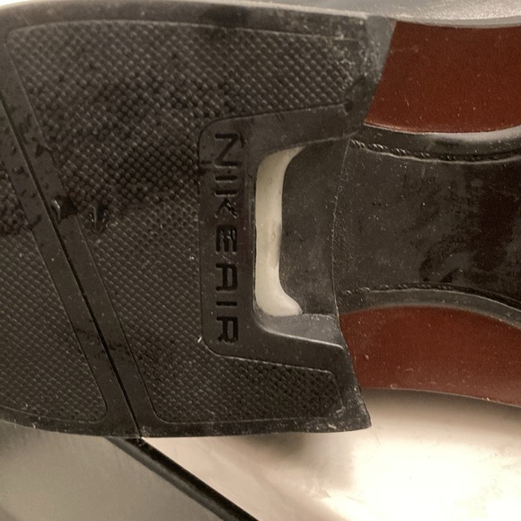 Cole Haan men’s black leather lace-up dress shoe with Nike Air soles.Minor scuff main image 4
